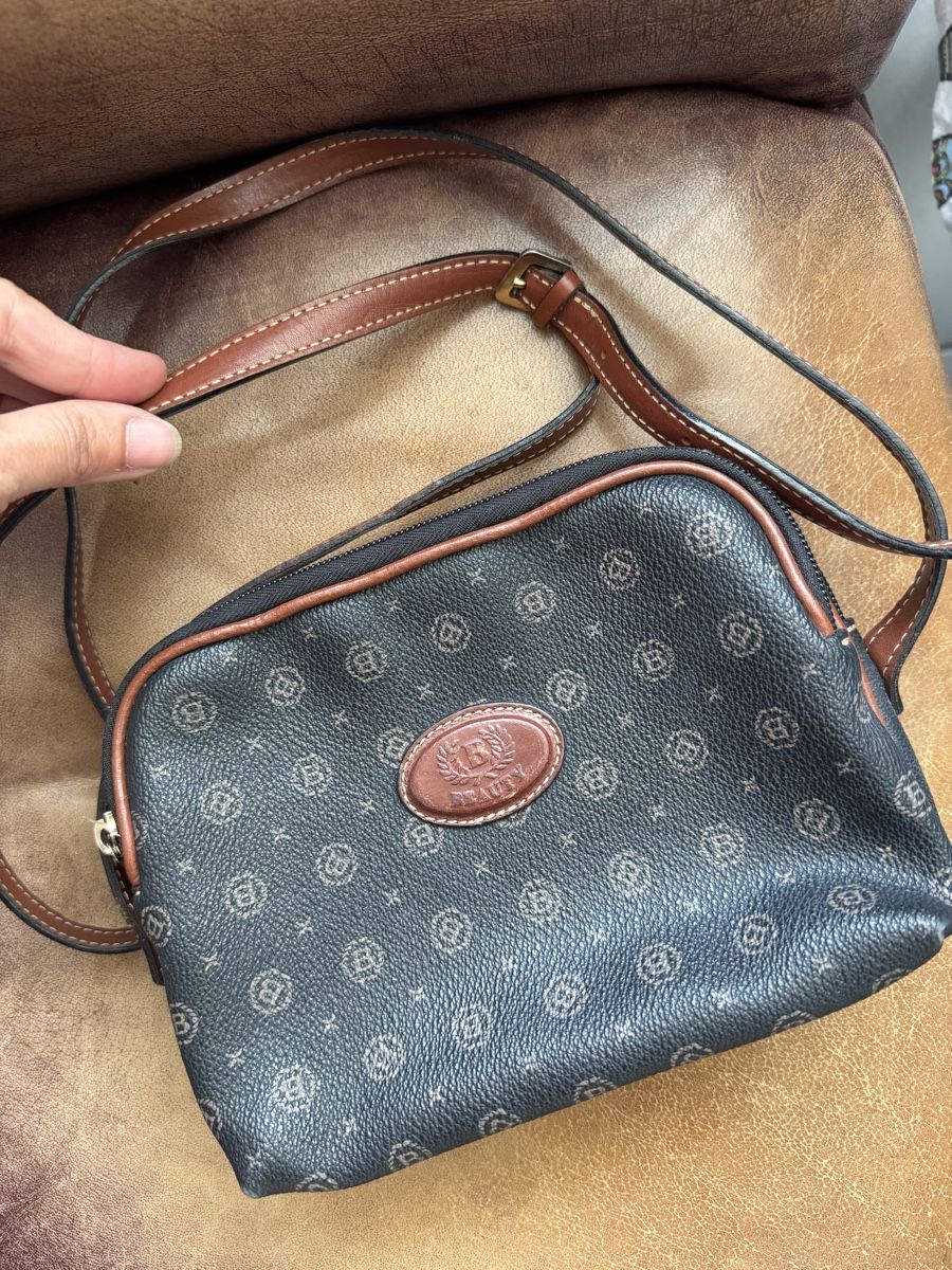 Taschen für Damen: Umhängetasche Ledertasche – Gebraucht aus Obfelden von cesarina10 2