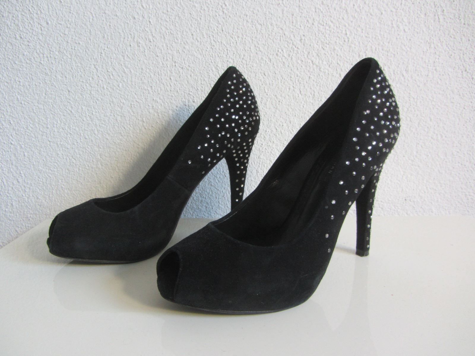 Zara Scarpe da donna: ZARA - Wildleder Peeptoes mit Strass 37 – Usato da Zürich venduto da Diazaio