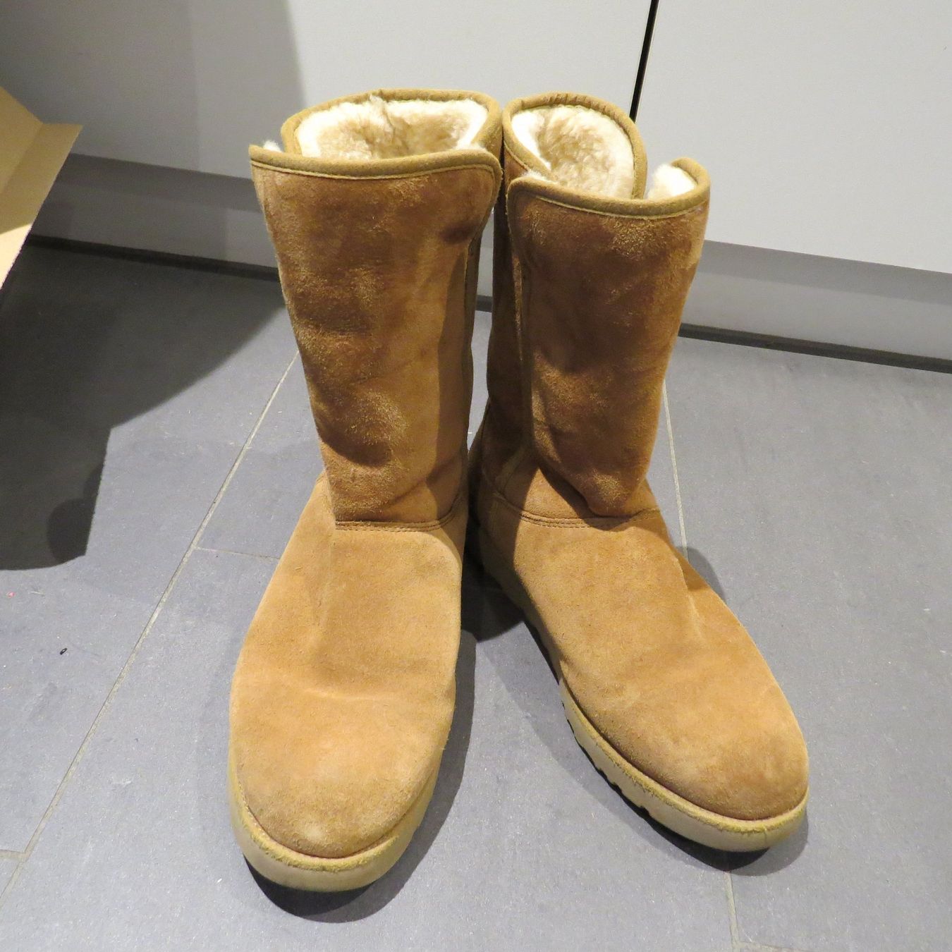 Ugg Scarpe da donna: Ugg Stiefel Grösse 40 Farbe Chestnut – Nuovo (secondo la descrizione) da Einsiedeln venduto da rotgypsy1969