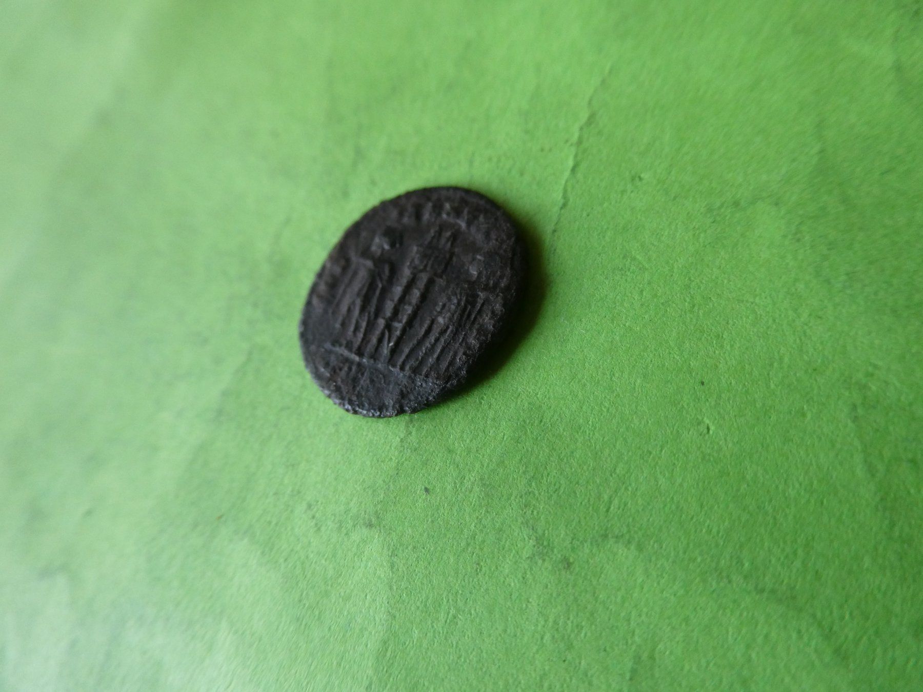 Alle Münzen: uralte Bronzemünze    17 mm     1.66 g – Gebraucht aus Hinterforst von Rohusri 3