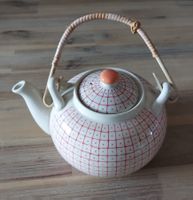 Neue Teekanne mit Bambusgriff, Retro-Stil von Bloomingville