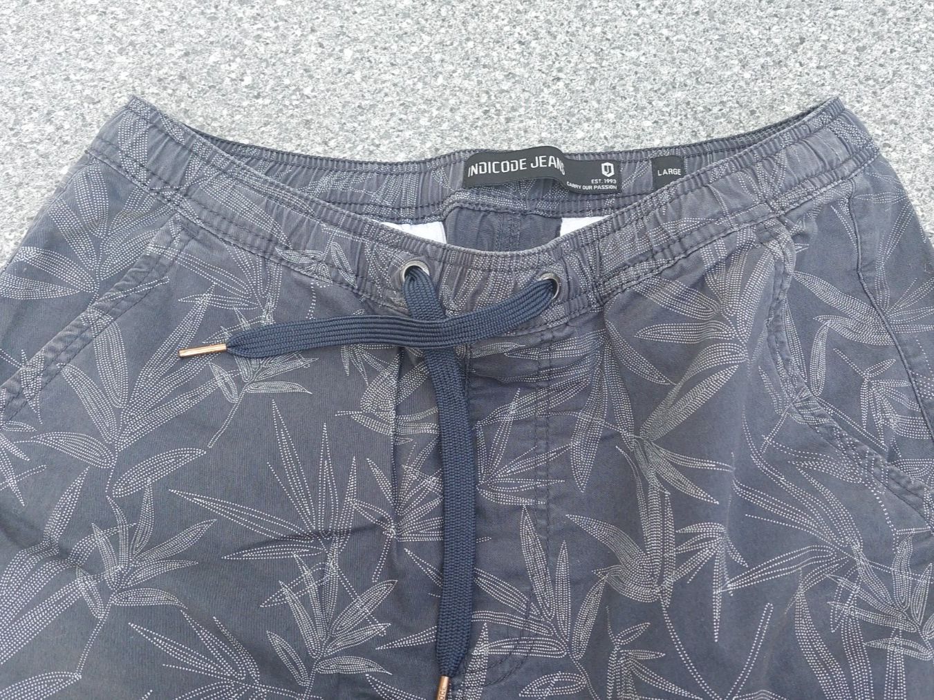 Pantaloni: Herren Shorts INDICODE JEANS Grösse L – Usato da Rütihof venduto da cla_v8dy 2
