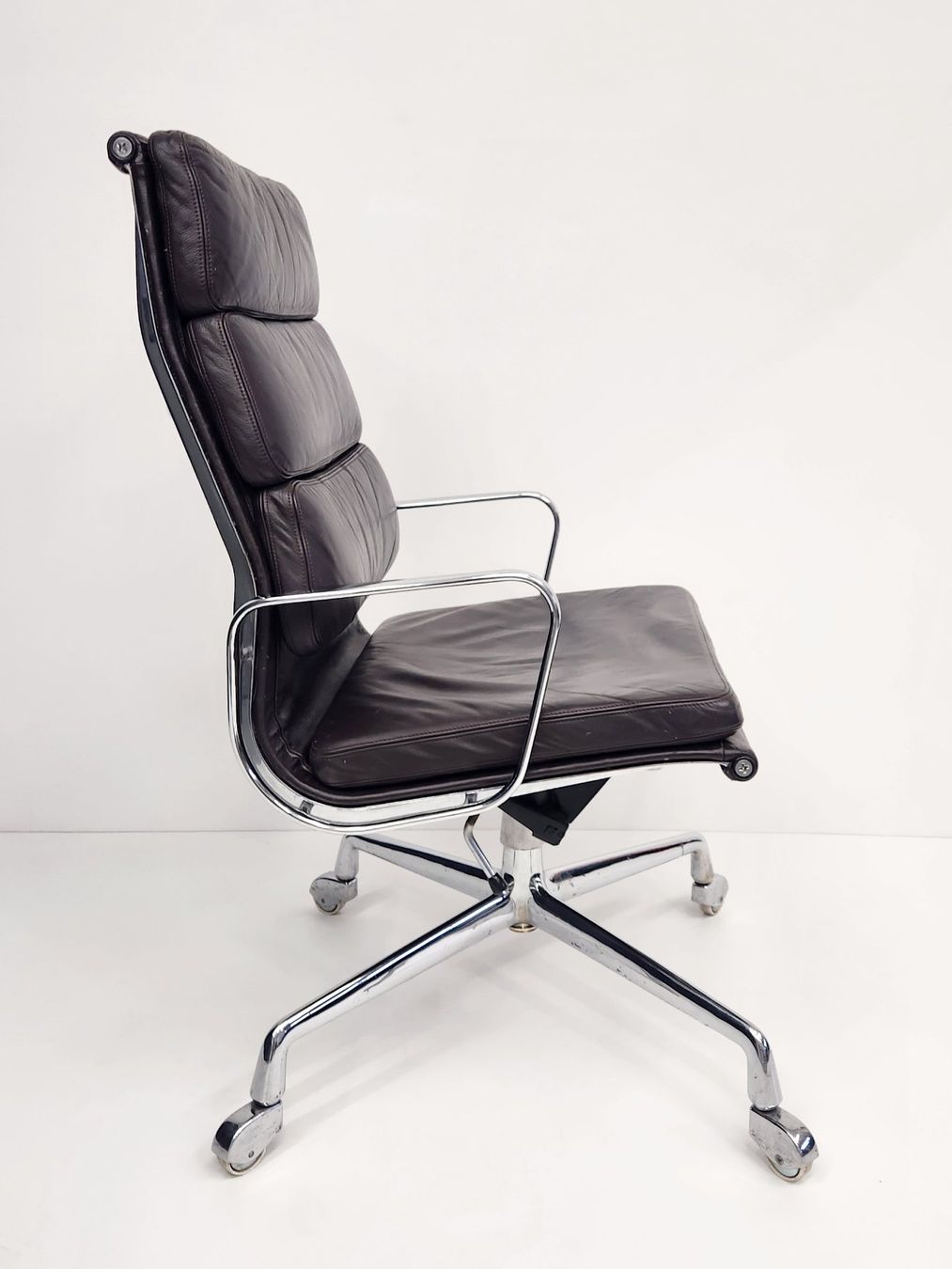 Herman Miller Sedie: Designklassiker Herman Miller Eames Soft Pad EA219 – Usato da Bad Zurzach venduto da QLASSIQ 4