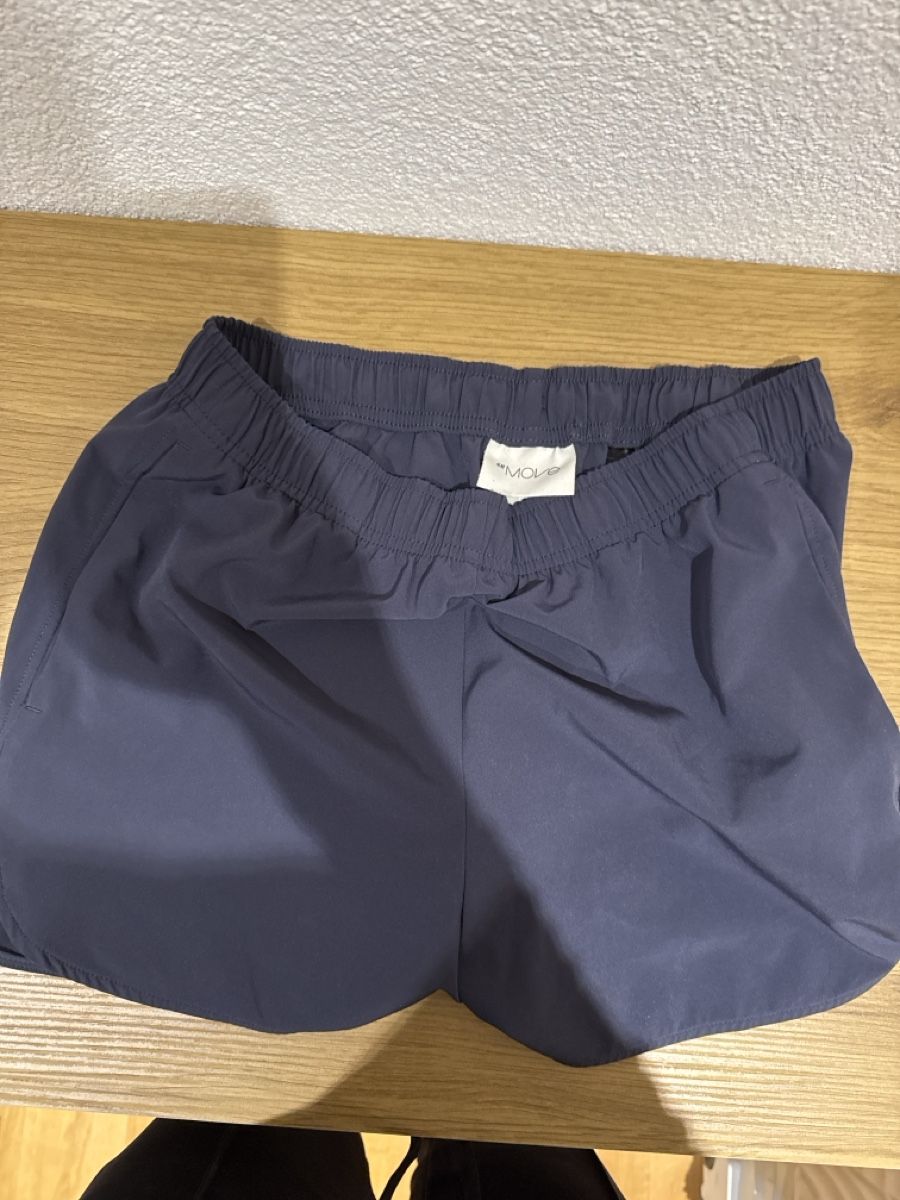 H&M Pantalons: Shorts – D'occasion à Kreuzlingen par eli_qm8d 1