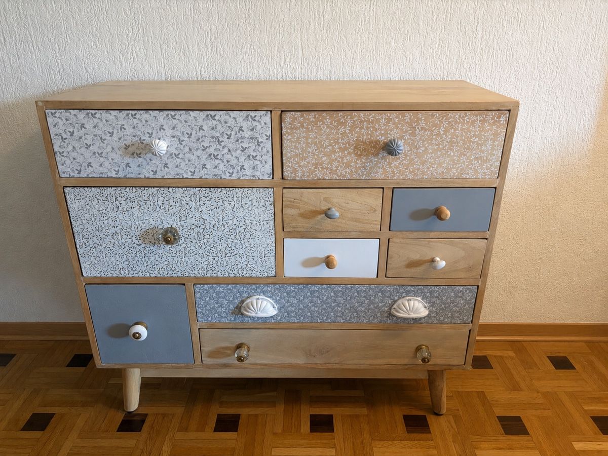 Cassettiere: Skandinavische Patchwork Kommode – Usato da Winterthur venduto da kev_2vsc