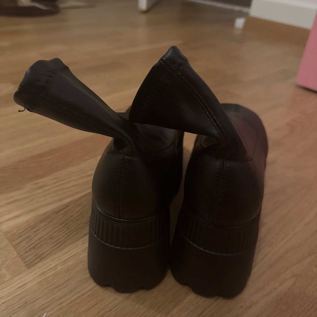 Scarpe da donna: Black platform boots size 36 – Nuovo (secondo la descrizione) da Bern venduto da Bibimyeon 2