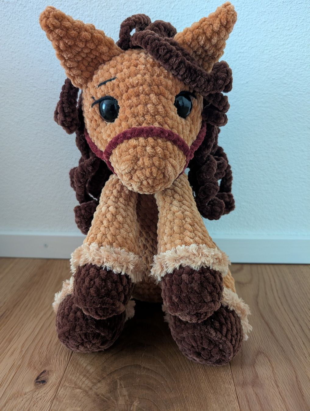 Giocattoli: Amigurumi sitzendes Pferd 31cm – Nuovo (secondo la descrizione) da Beromünster venduto da Shelly9296