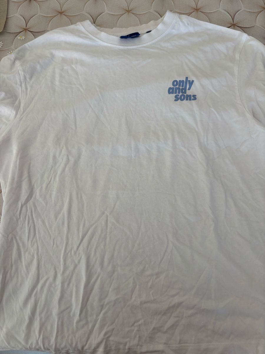 T-shirts: T-shirt  – Neuf (Voir description) à Monthey par mon_sgm8