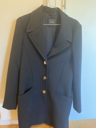 Manteau noir Guess boutons dorés taille 40 bon état