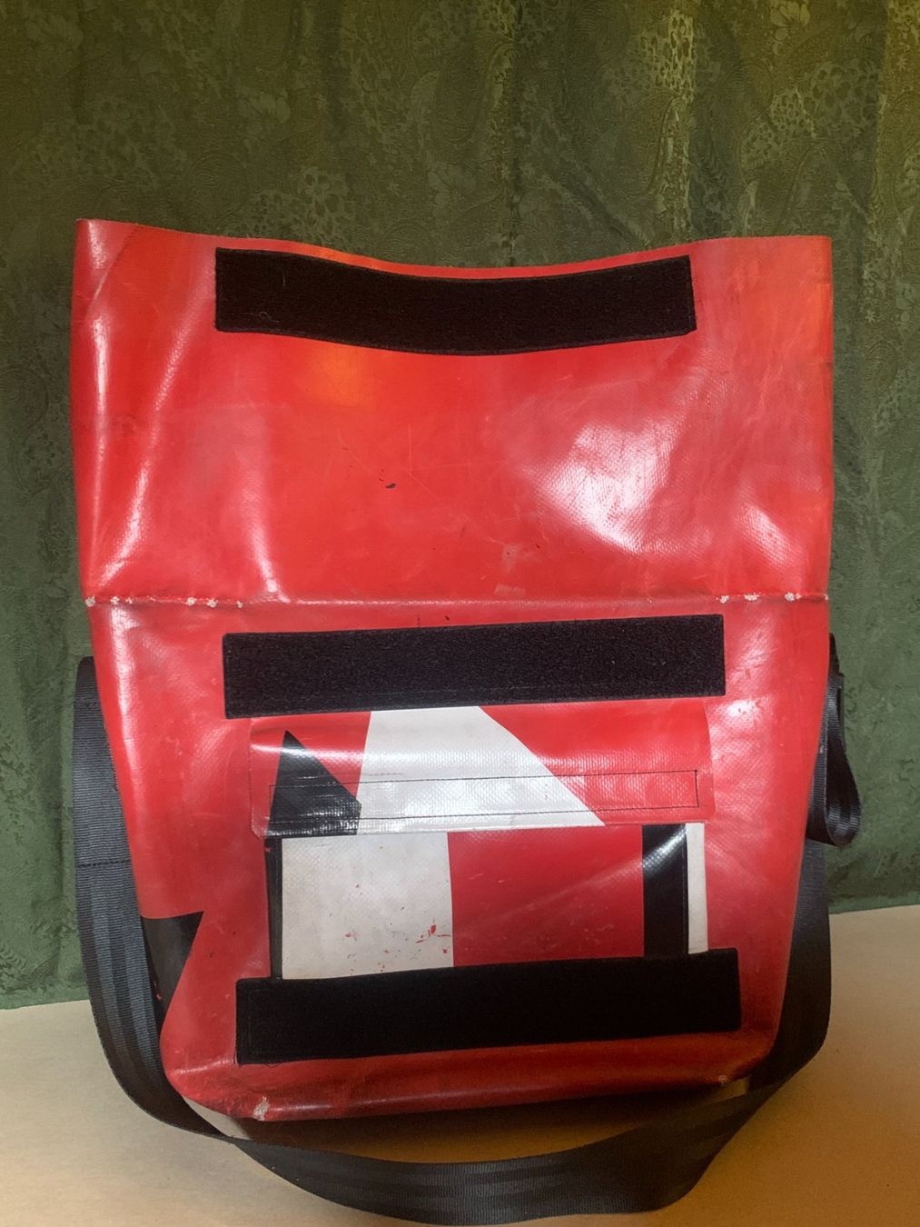 Freitag Altro in  Abbigliamento & Accessori: F13 Top Cat Freitag red messenger bag – Usato da Chalais venduto da Decoarts.art 7