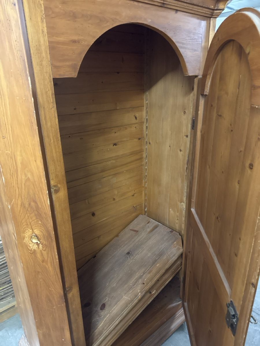 Armoires: alter Schrank – D'occasion à Zürich par dtag 2