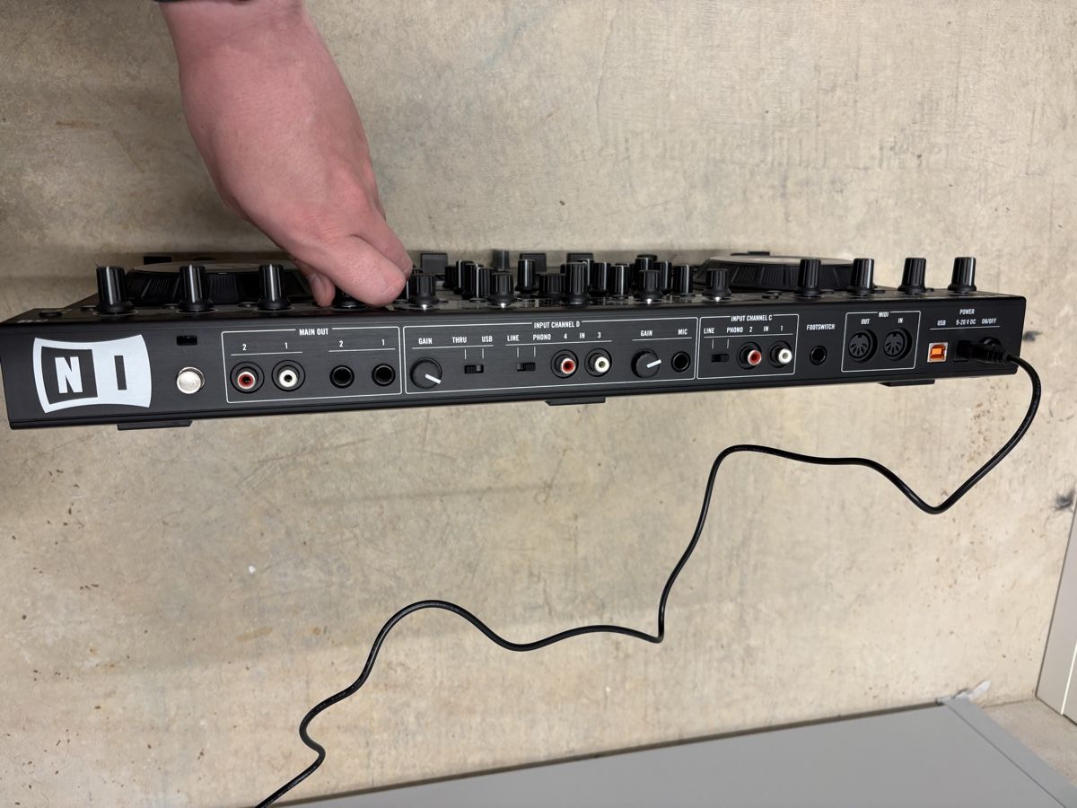 Native Instruments Mischpulte: Native Instruments Traktor Kontrol S4 – Defekt aus Turbenthal von phil.white 2