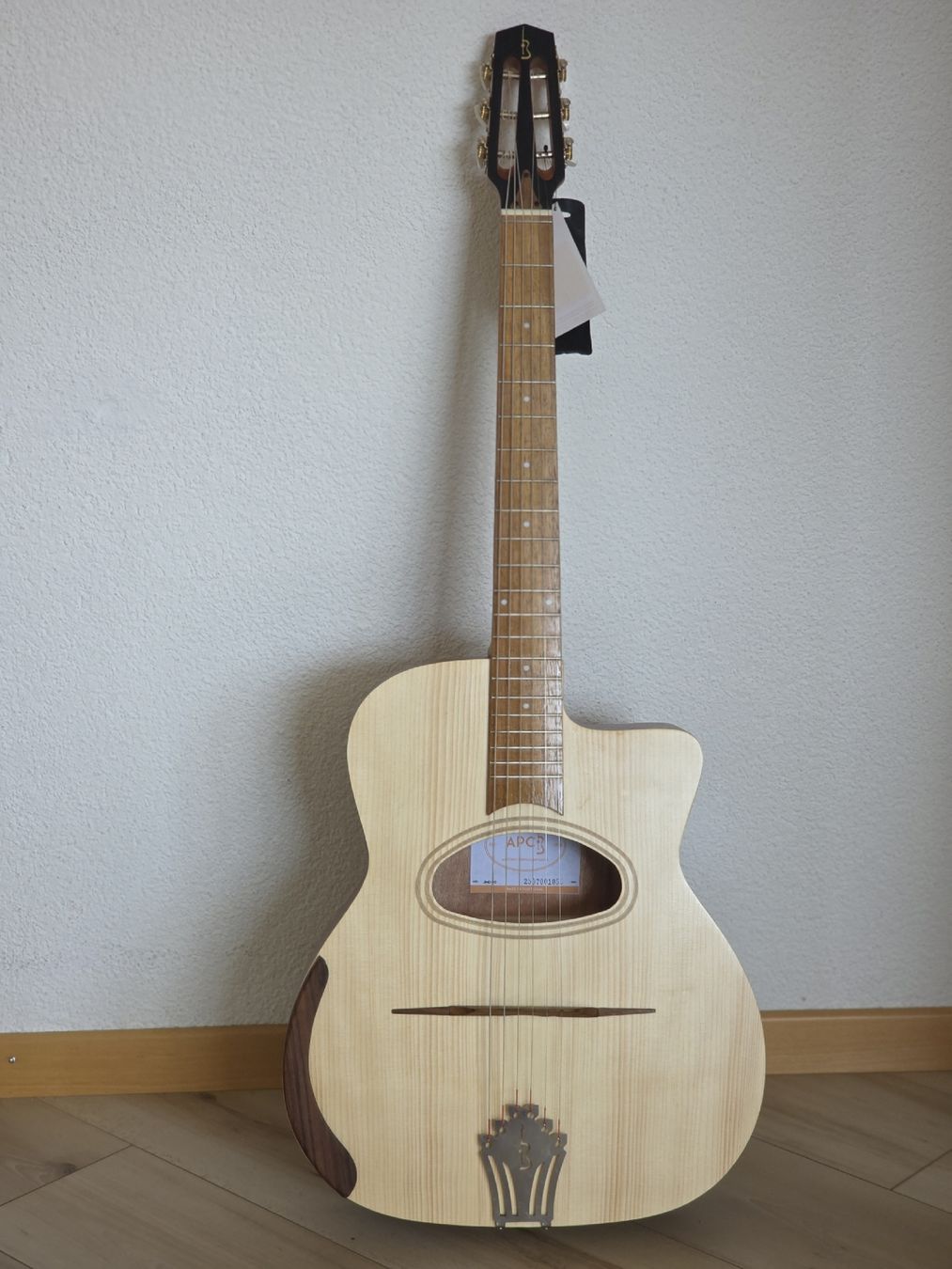Strumenti musicali: Jazz Manouche Guitar – Nuovo e nell'imballaggio originale da Schuepfheim venduto da Guttime