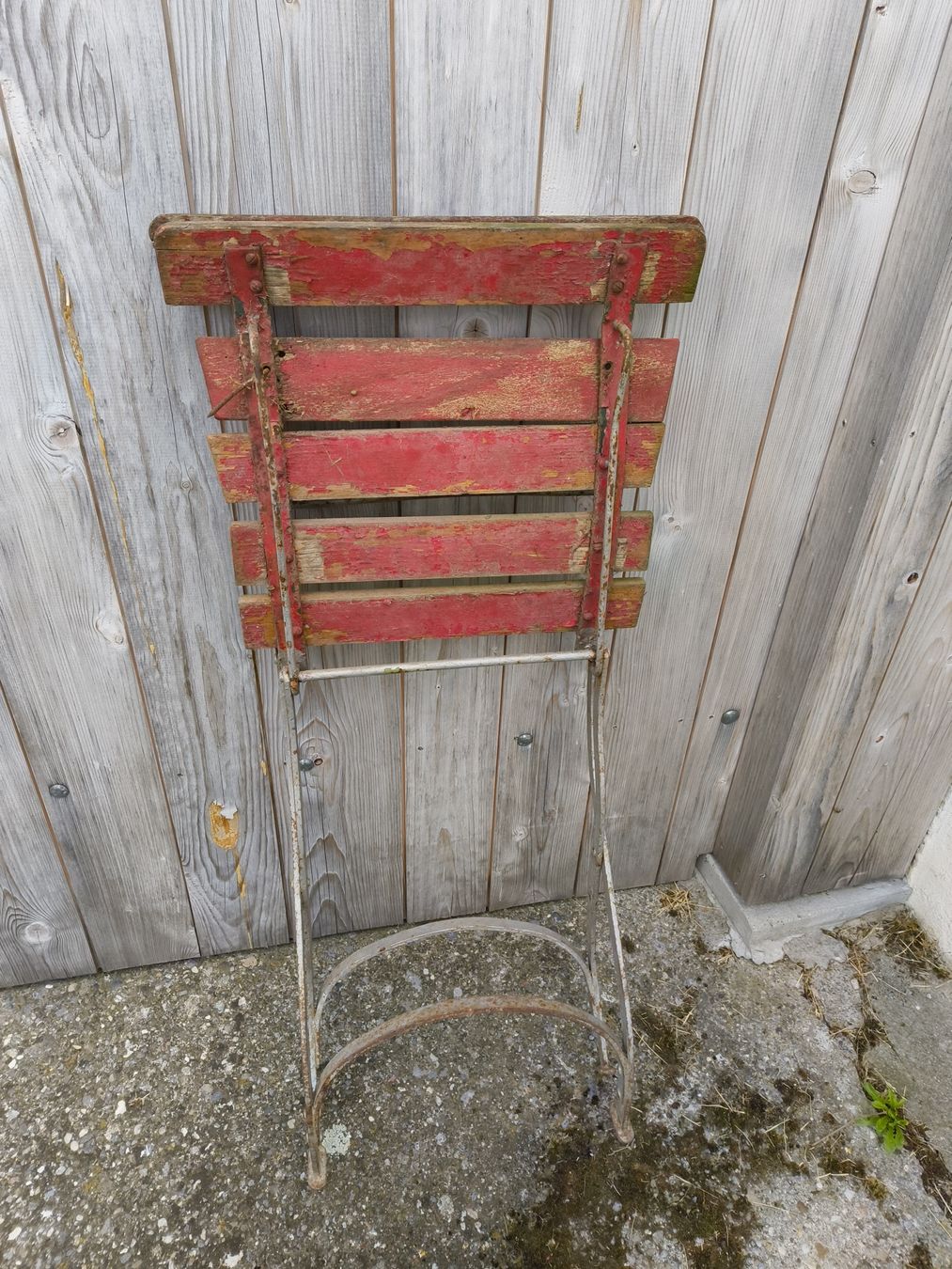Sedie: Gartenstuhl Biergarten zum restaurieren oder als Deko Rot – Difettoso da stettlen venduto da VintageBern_ch 8