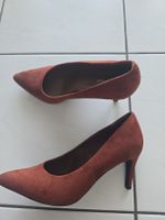 Damen Pumps Graceland rot Wildleder Optik spitz zulaufend