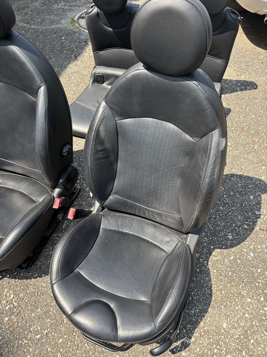 Mini Toutes les pièces auto: Mini Cooper R56 intérieur cuir  – D'occasion à Mézières VD par P-M-C 2