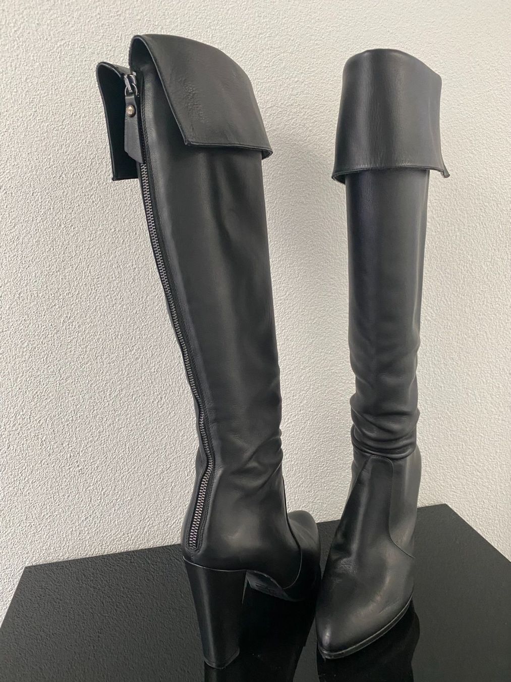 Stuart Weitzman Scarpe da donna: Stuart Weitzman Stiefel (Overknee) schwarz – Usato da Wettingen venduto da gab_h257 2