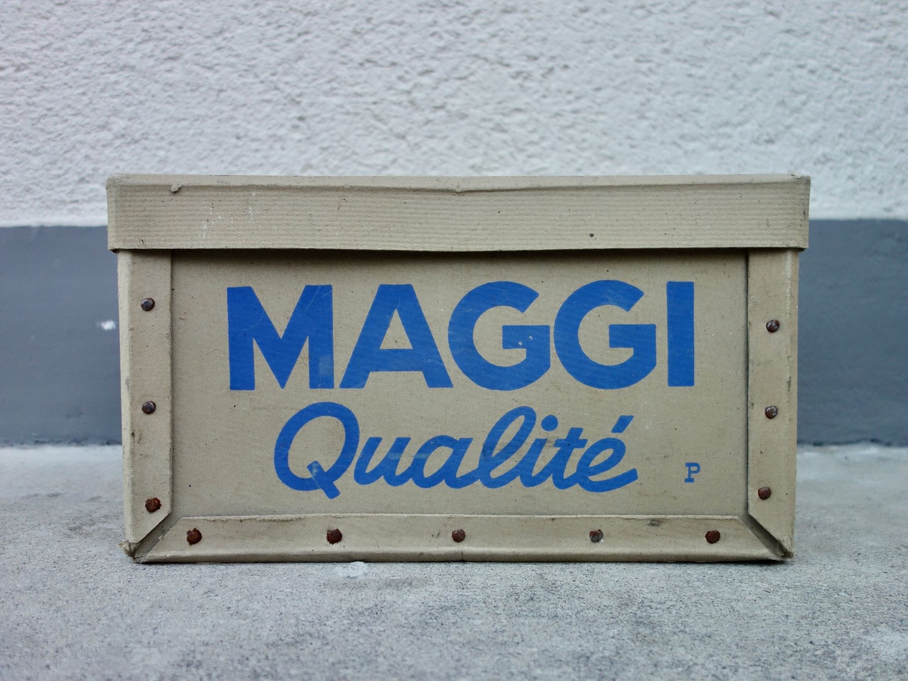 Casse di trasporto: Vintage Verpackung MAGGI Schachtel Karton – Usato da Kerzers venduto da bottlesandboxes 1