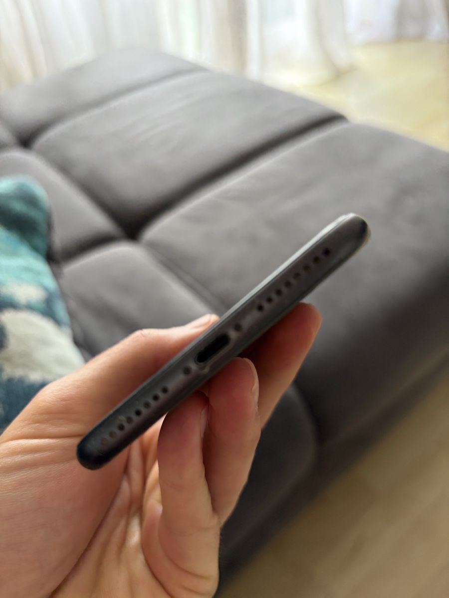 Apple Telefoni cellulari / Smartphones: iPhone 8 Plus, 64 GB, Schwarz - Top Zustand! – Usato da Schaffhausen venduto da Katya_R 2