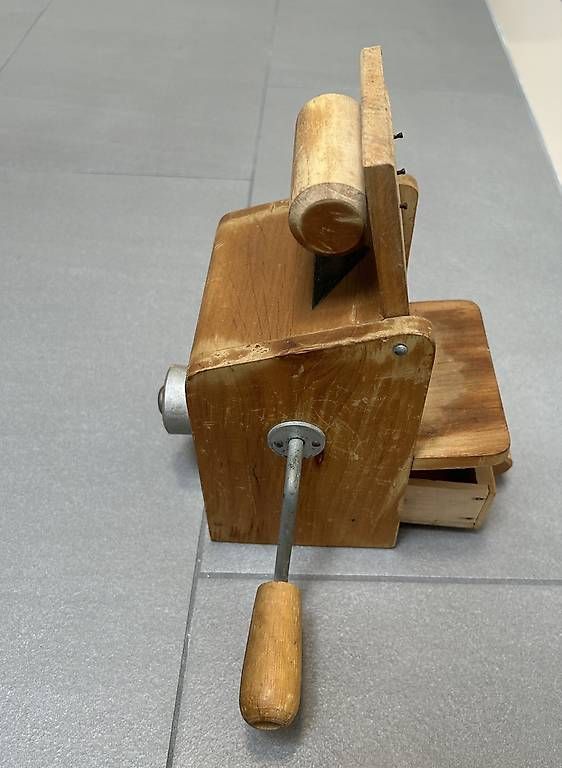 Alle Werkzeuge: Antica grattugia in legno Lariana – Gebraucht aus Cadro von jes_fsr2 1