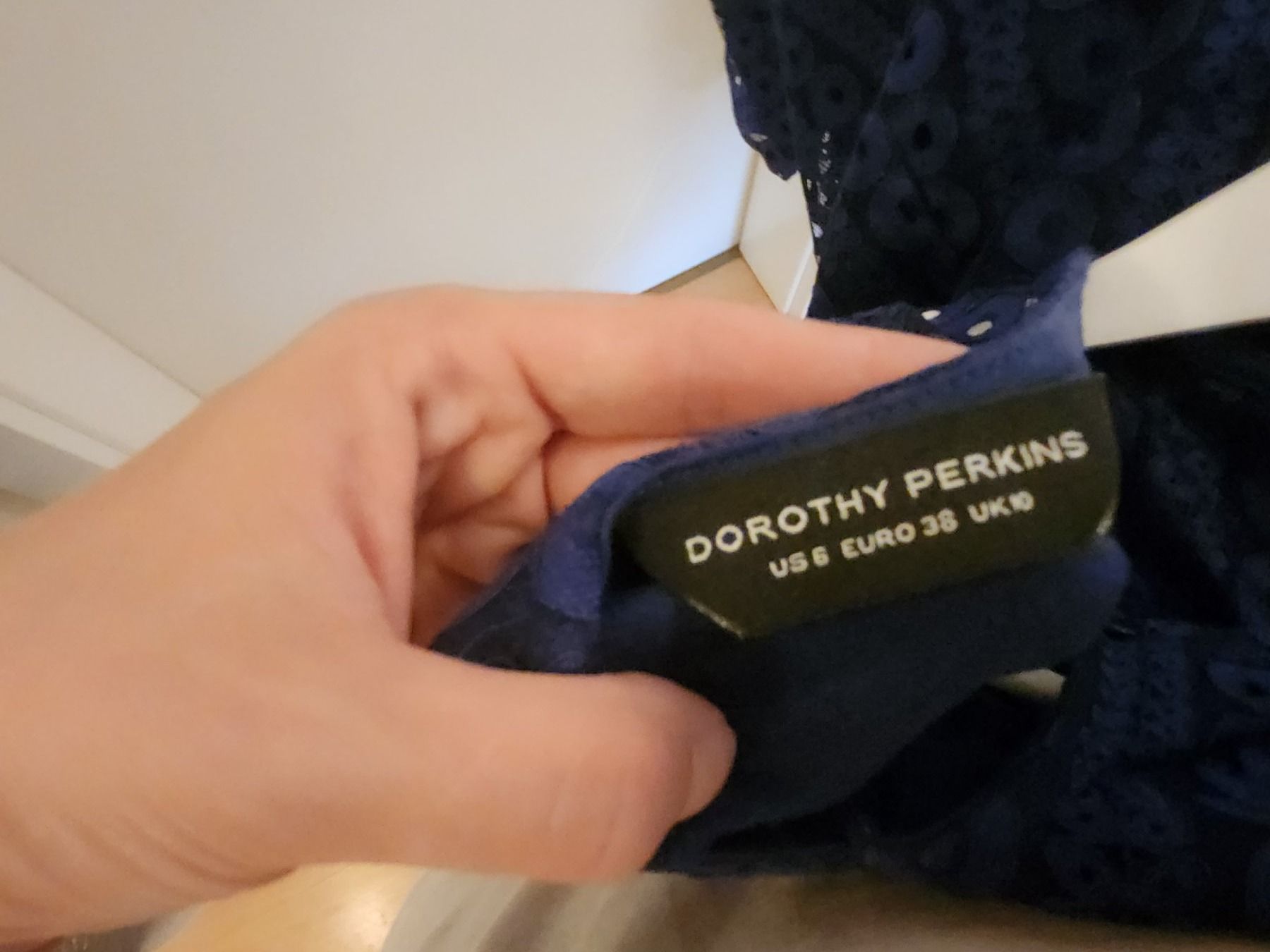 Vestiti: Abendkleid – Usato da Kefikon TG venduto da Livline 2