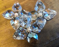 Swarovski Kristall-Figur Blumen mit Perlen, neuwertig