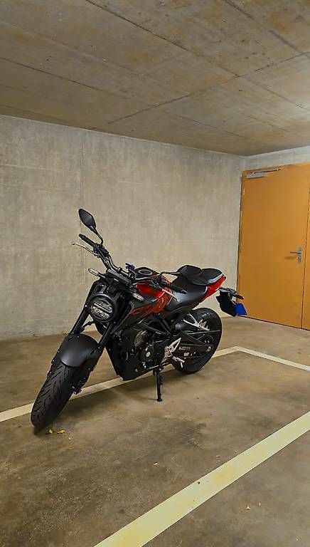 Strasse: Honda cb125r – Gebraucht aus Lausanne von rub_y8bx