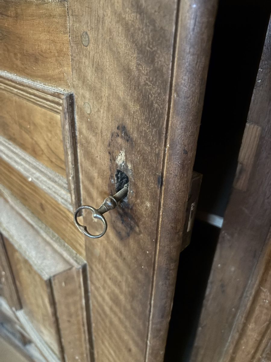 Armadi: Armoire ancienne en bois massif – Usato da Wavre venduto da margot0210 1