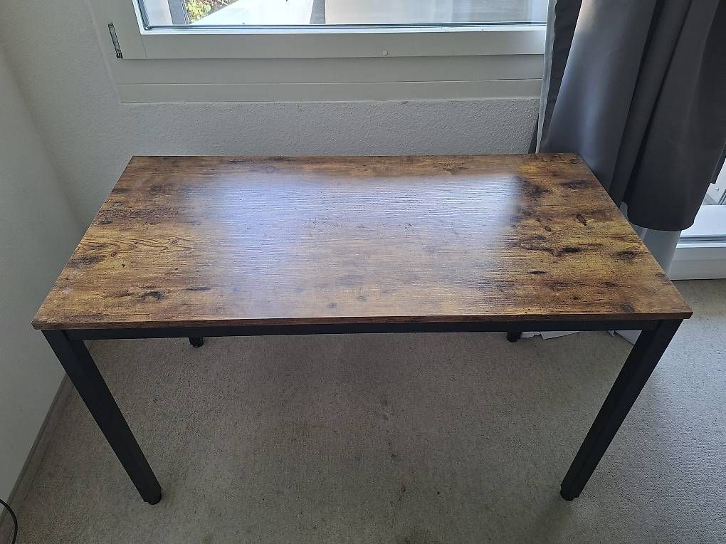 Scrivanie: Simple desk – Usato da Zürich venduto da run_zc5s 2
