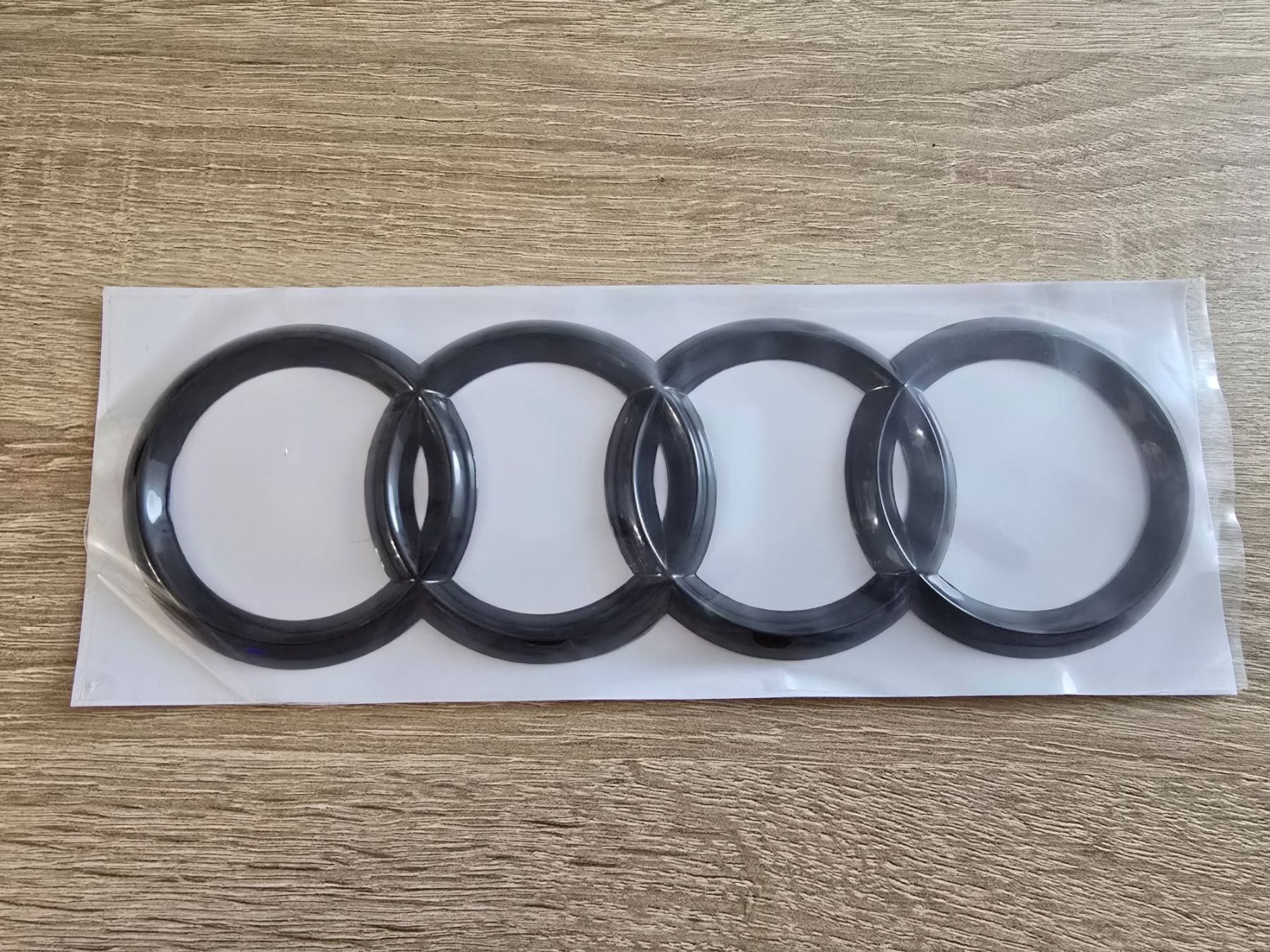 Audi Tutti pezzi di ricambio auto: 4 Ringe 216mm Audi Schwarz Glanz – Nuovo e nell'imballaggio originale da Bellikon venduto da Kekko11