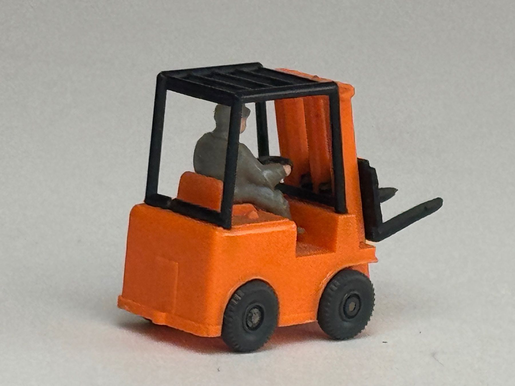 Wiking Modellini d'auto: Wiking Still Gabelstapler mit Schutzdach orange – Usato da Elm venduto da Wikmtz 1