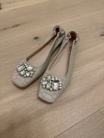 Beige Ballerinas mit Schmucksteinen - Pasito Gr. 37