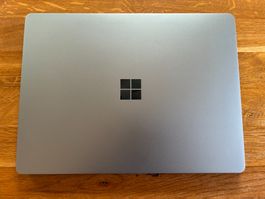 Microsoft Surface Laptop Go Eisblau 13 Zoll guter Zustand