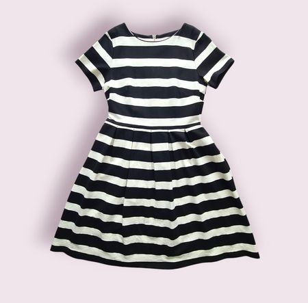 Robe rayée noir blanc de Mint & Berry, taille XL (40 CH)