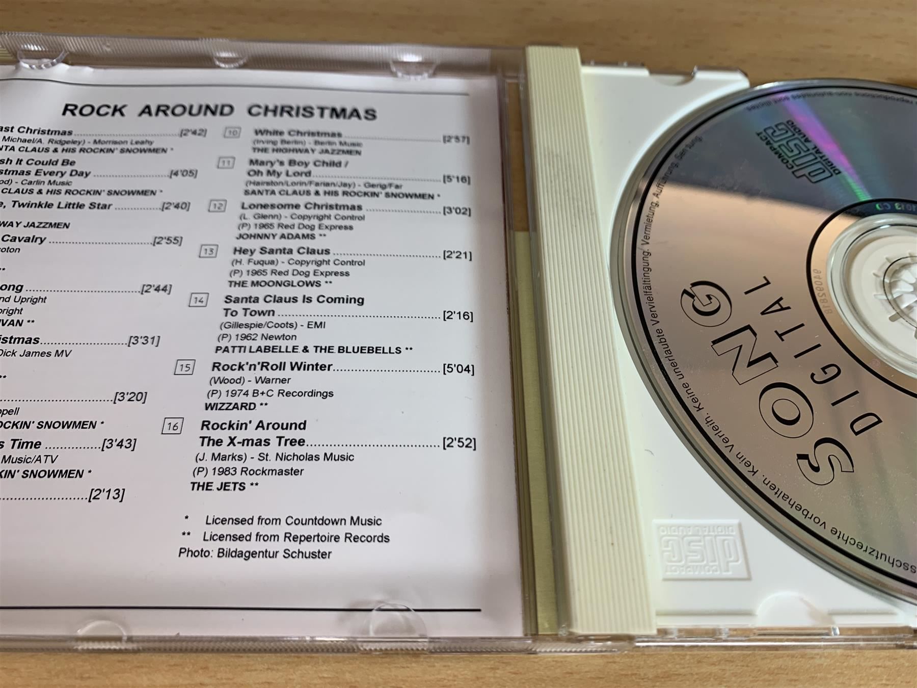 CD: Various - Rock Around Christmas – Usato da Rikon im Tösstal venduto da Alpenmutz 2