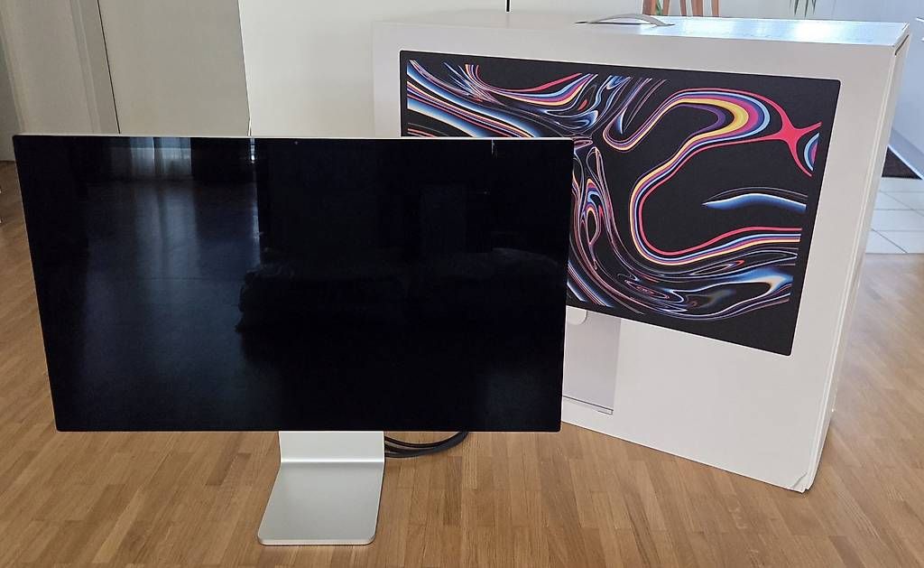 Ecrans: Apple Studio Display 27"  höhenverstellbar  – D'occasion à Zürich par zor_grs5