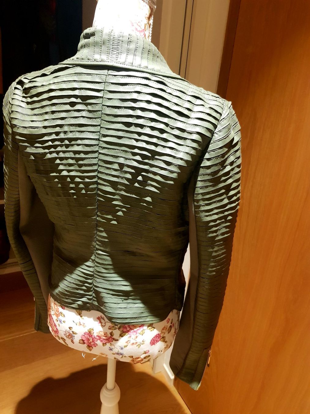 Guess Giacche: Lederjacke S Marciano by Guess NP 430 CHF – Nuovo (secondo la descrizione) da Opfikon venduto da Annanet 2