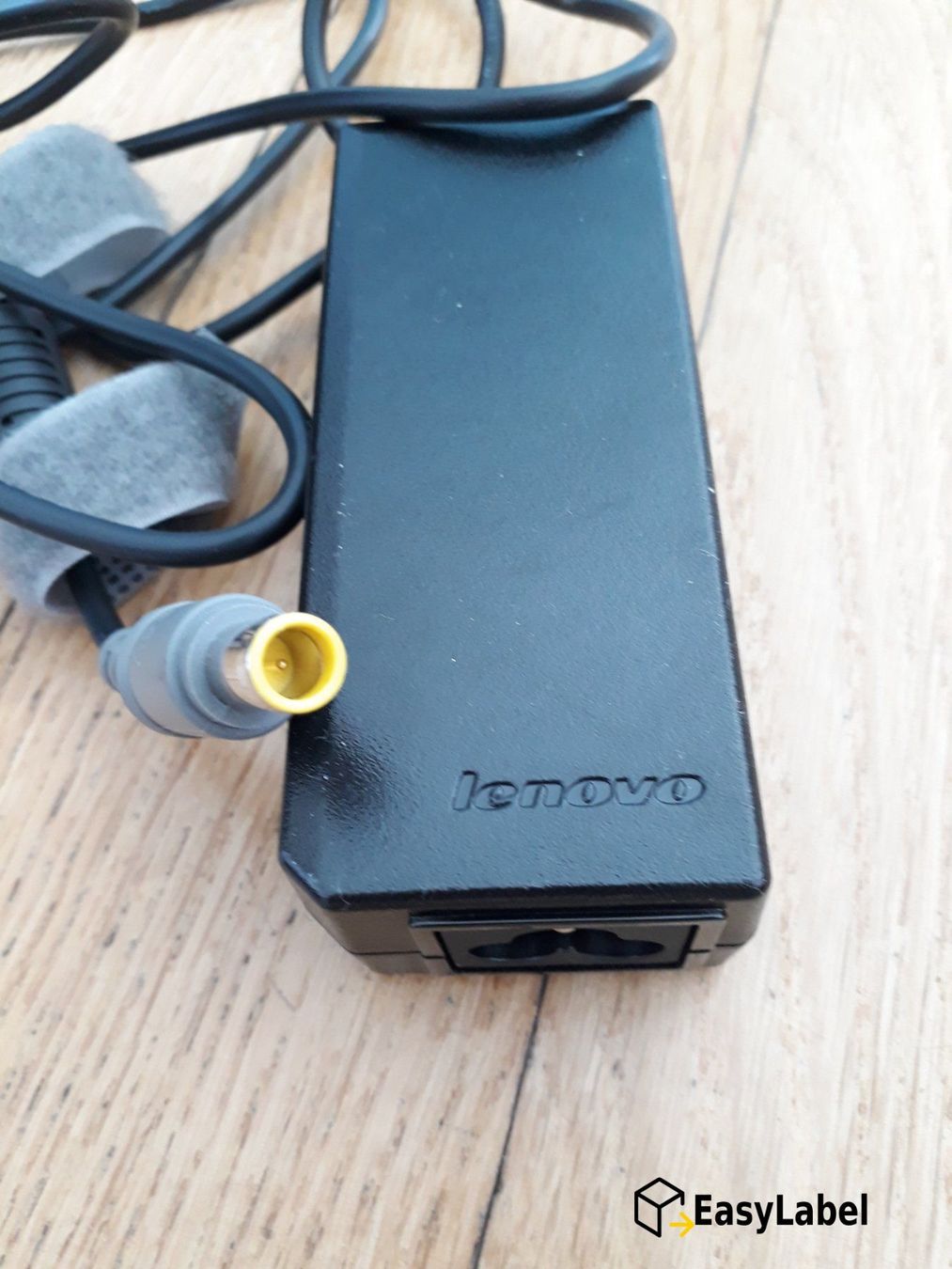 Lenovo Caricabatterie: Lenovo Netzteil 65W, 20V, 3.25A, rund – Usato da Glattpark(Opfikon) venduto da easylabel