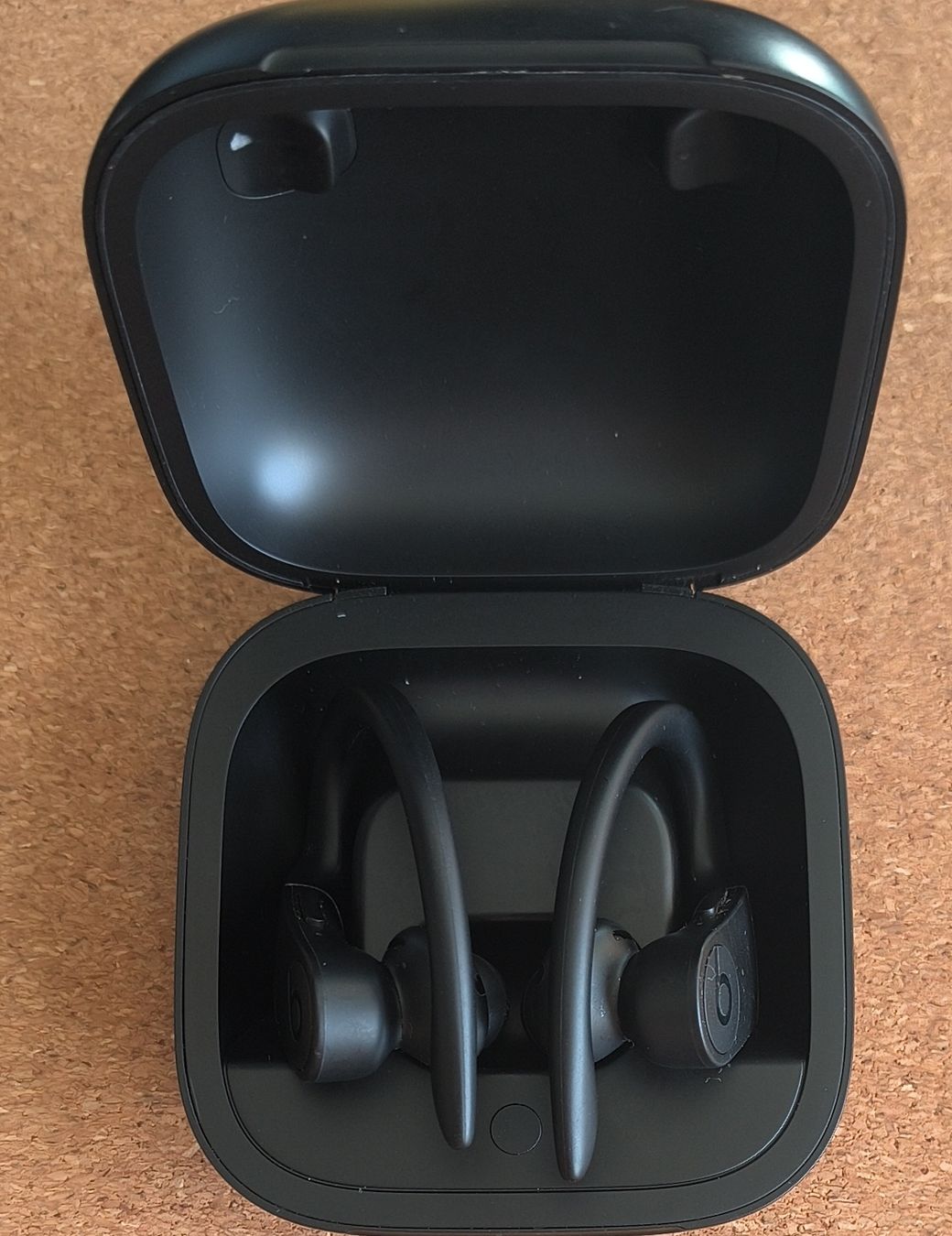 Beats Kopfhörer: Powerbeats Pro – Defekt aus Chur von Jaronimas