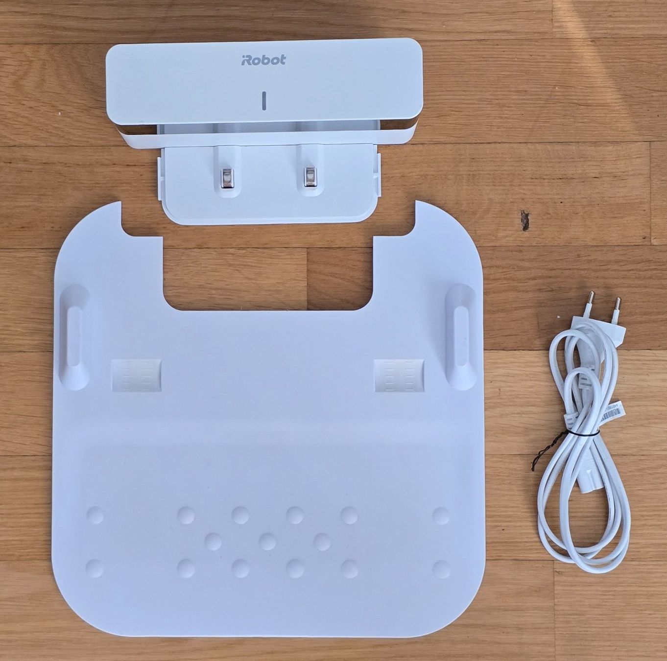 Irobot Aspirateurs & Accessoires: Braava jet m6 TBE – D'occasion à Plan-les-Ouates par Hornet_18 7
