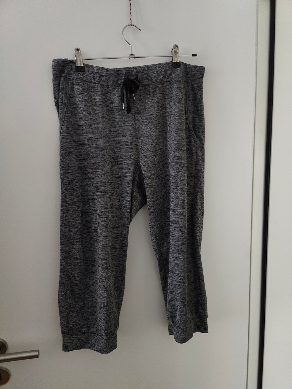 Leggings: Sporthose Knielang von Powerzone – Usato da Jona venduto da Curtis90