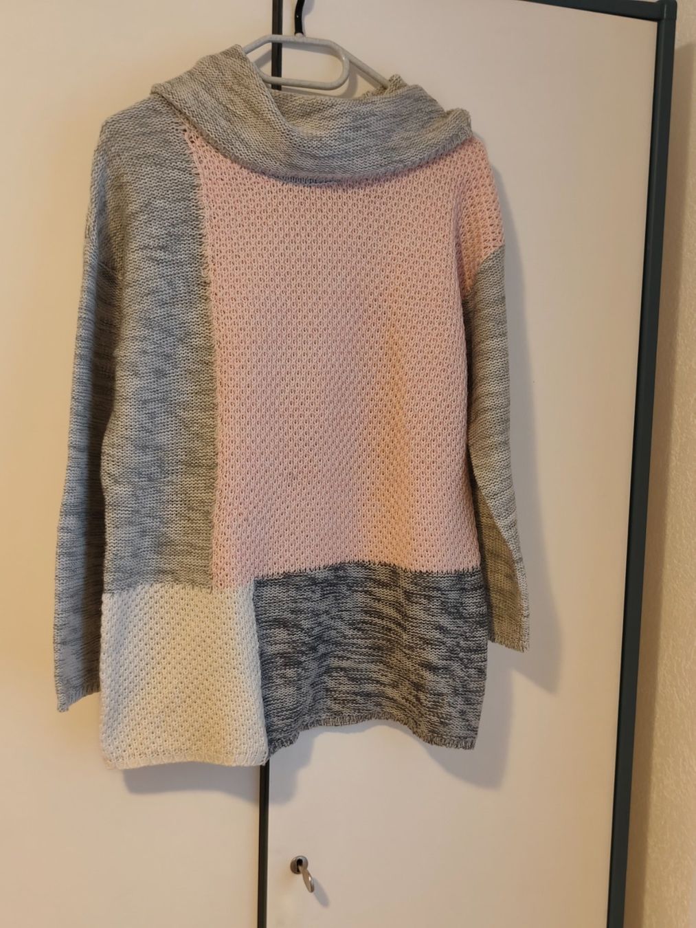 Maglioni & Felpe: Trendiger Strickpullover mit Rollkragen, Grösse 38 – Usato da Eschenbach LU venduto da Orchi