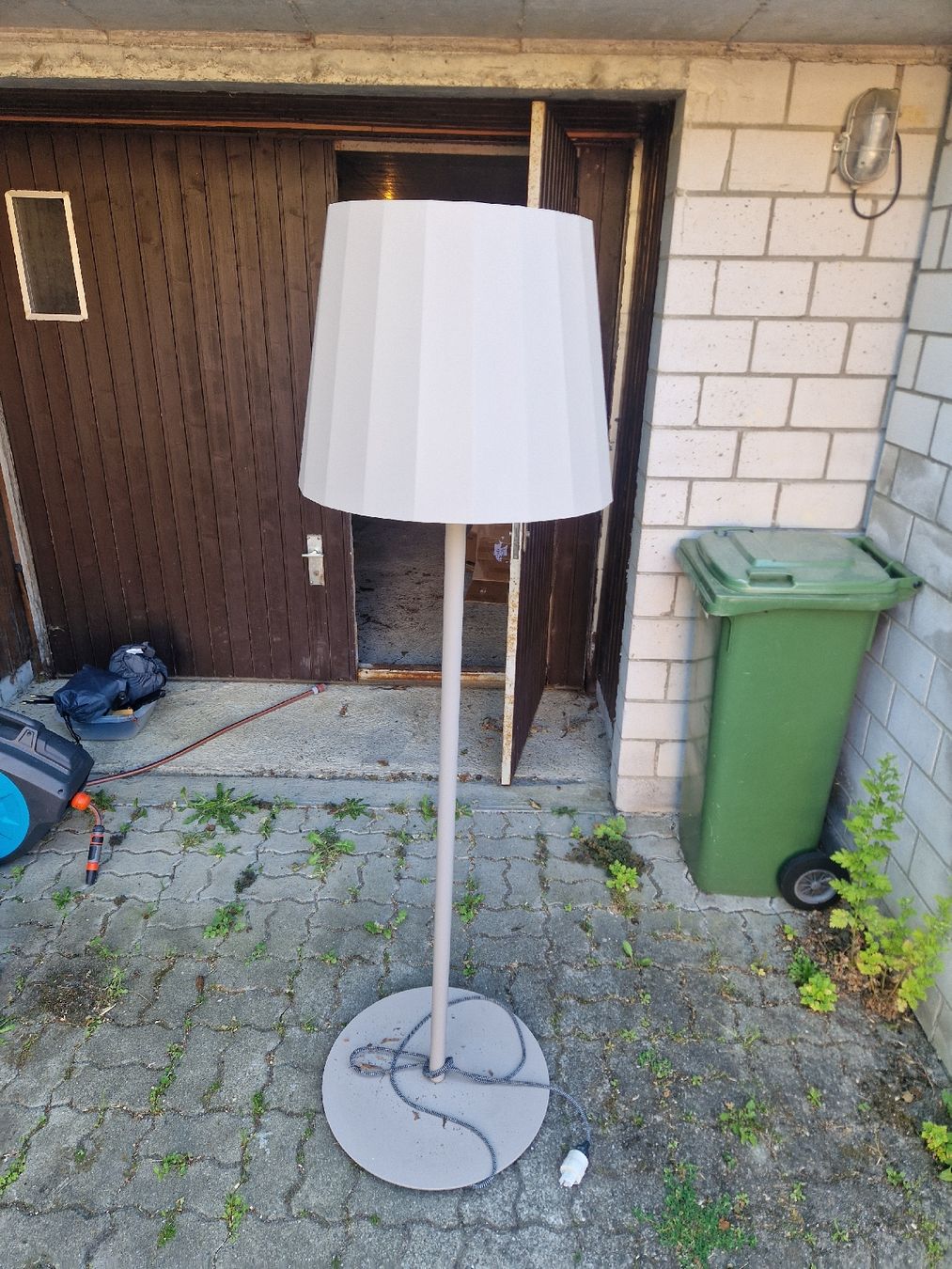 Kettal Lampade: Kettal Outdoor Stehlampe – Usato da Brütten venduto da laurin-guidon