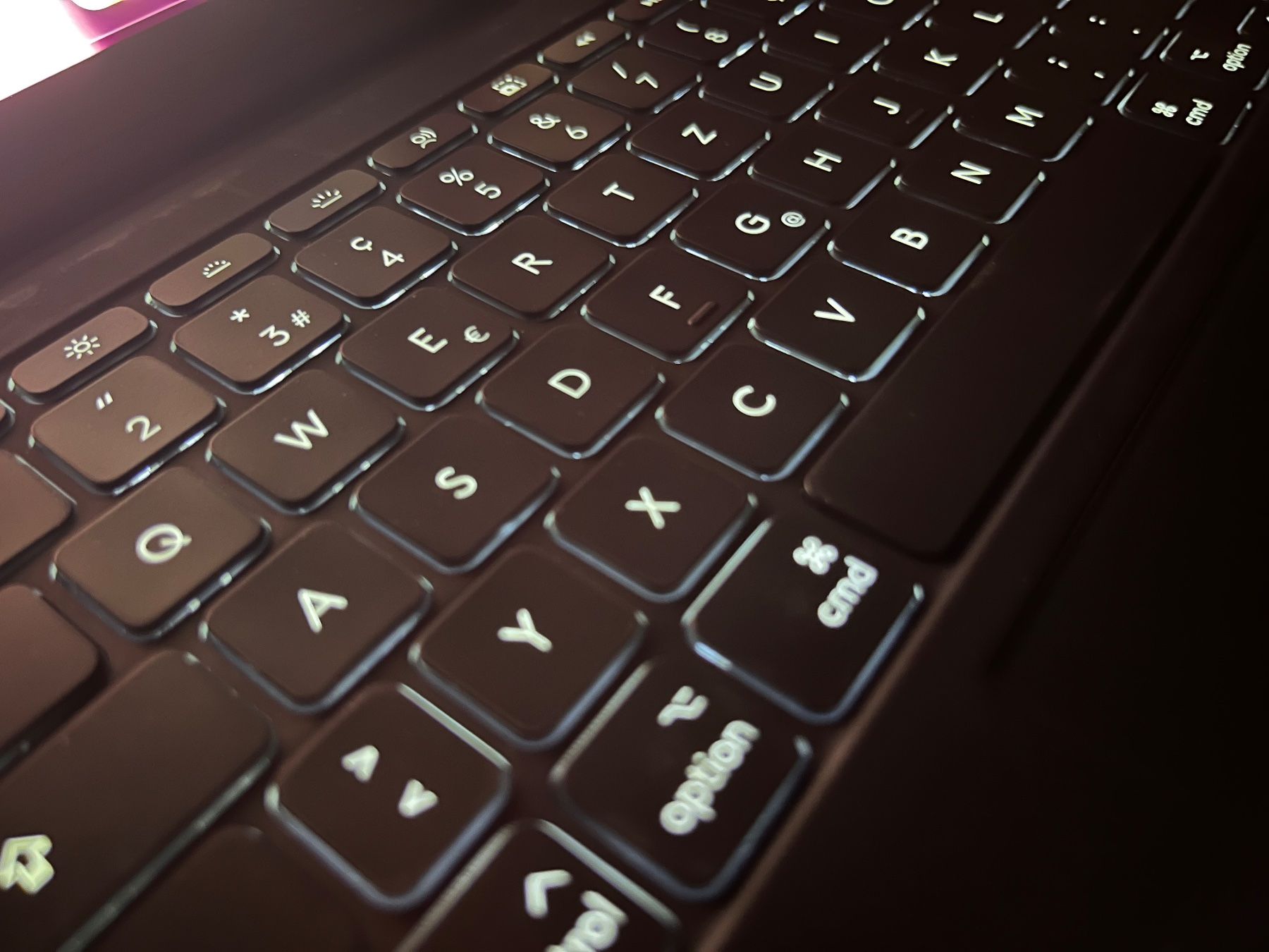 Covers & Borse: Étui clavier Combo Touch Logitech (CH, iPad Pro 13 (M4)) – Usato da Confignon venduto da Loriskumo 6