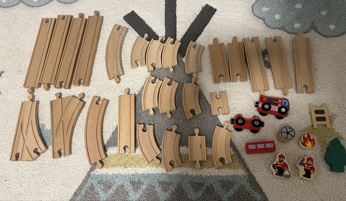 Spielzeuge: Holzschienen Set – Gebraucht aus Lohn-Ammannsegg von AmandaG1987