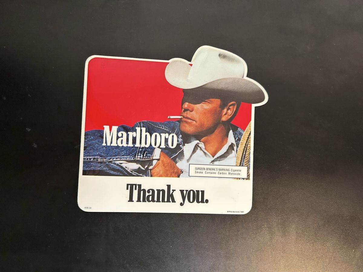 Marlboro Tabacchi: Marlboro Cowboy Aufkleber – Usato da Schliern b. Köniz venduto da Trebesch