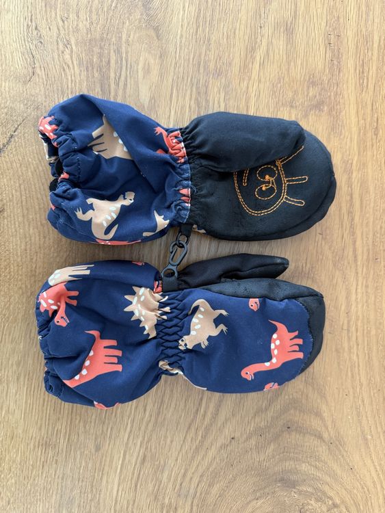 C&A Gants: Süsse Dino Fäustlinge Gr. (110/116) C&A – D'occasion à Arnegg par Not2Miss 1