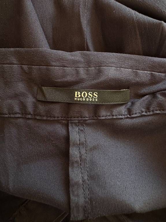 Hugo Boss Vestiti: Dunkelblaues Hugo Boss Kleid – Usato da Wädenswil venduto da theresa_soph 2