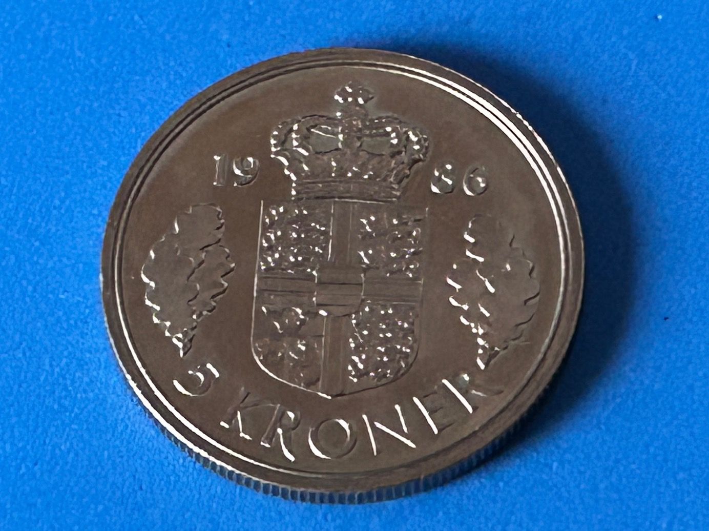 Tutti le monete: Denmark - 5 Kroner - Margrethe II 1986 – Usato da Corcelles NE venduto da AJKader