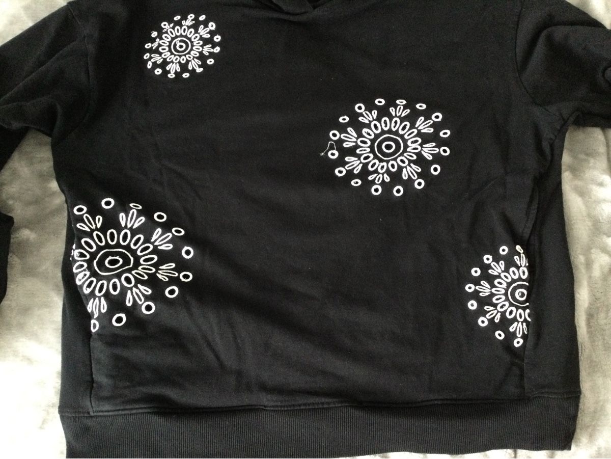 Desigual Pulls & Sweat-shirts: Pullover mit Kaputze Desigual  – D'occasion à Villnachern par Anita2006 1